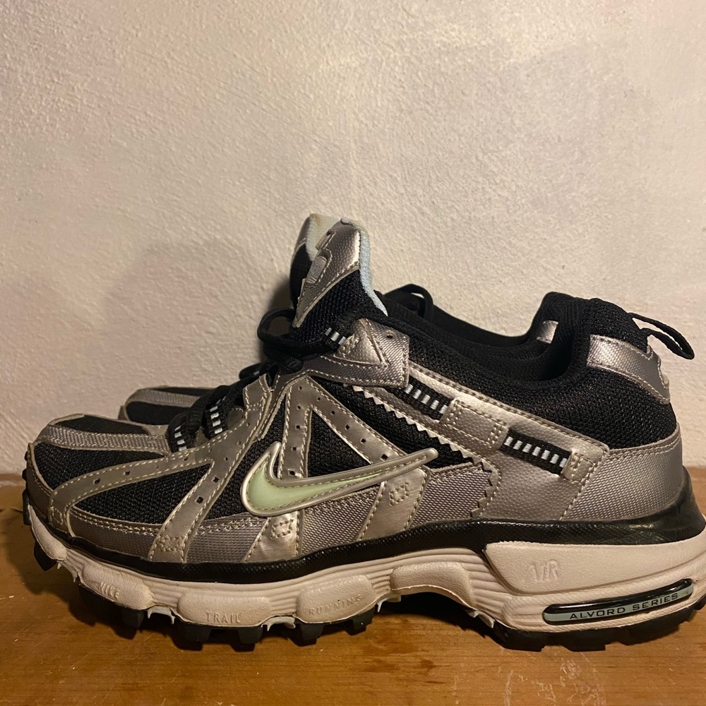 COPY - Nike women’s acg alvord running shoes